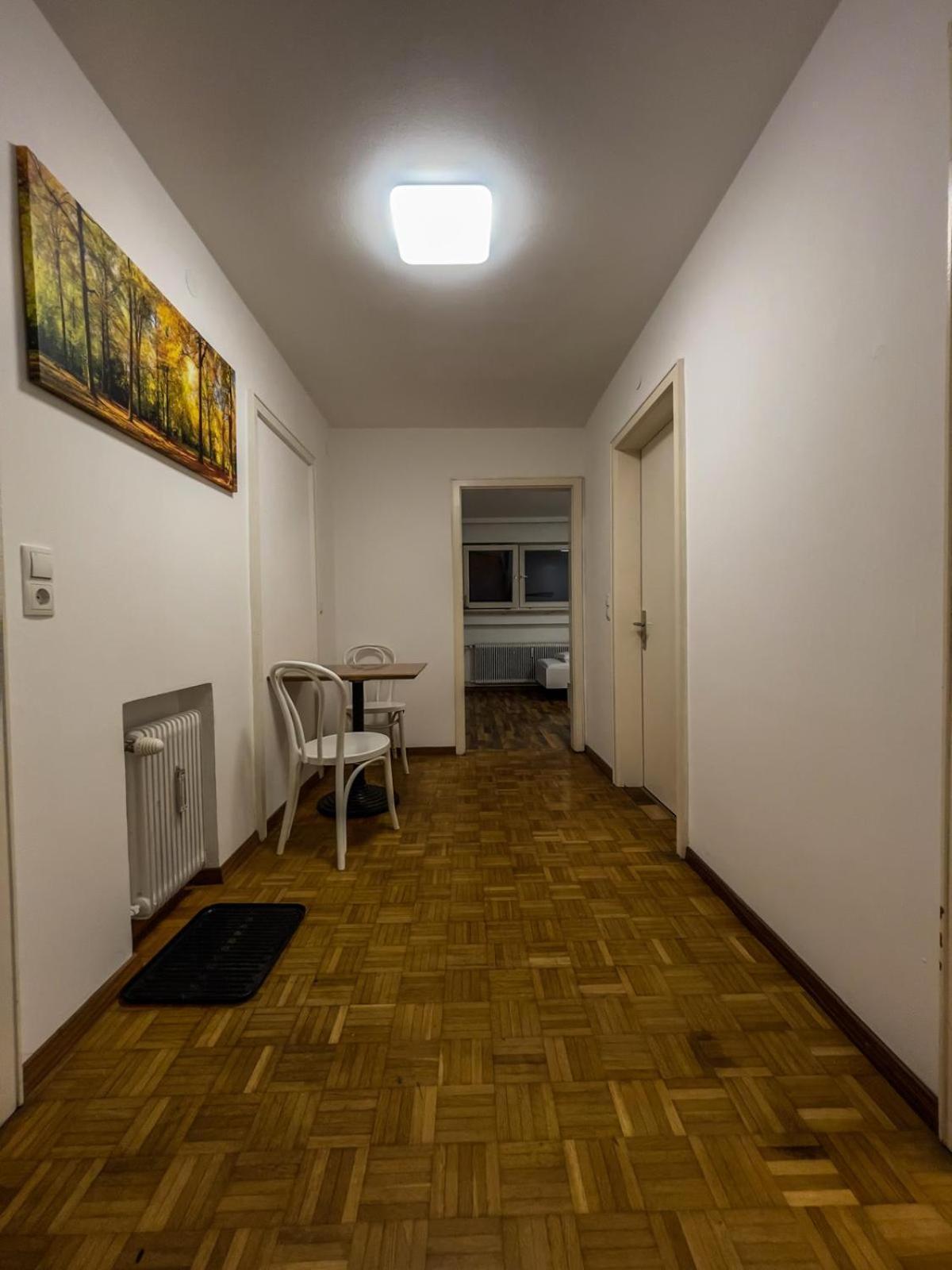 Budget Studio - 2 Einzelbetten - Parkplatz ドルンビルン エクステリア 写真
